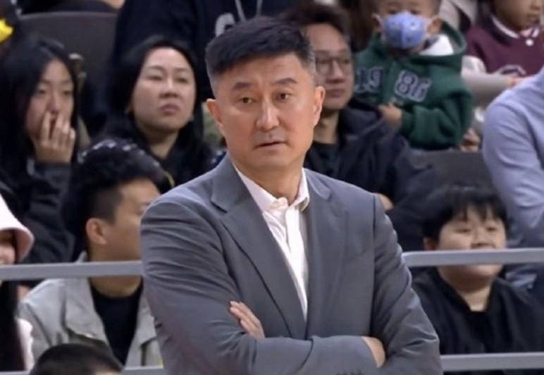 乐鱼-杜锋：依然是开局挖坑的老问题；无论输赢大家都要有所提升
